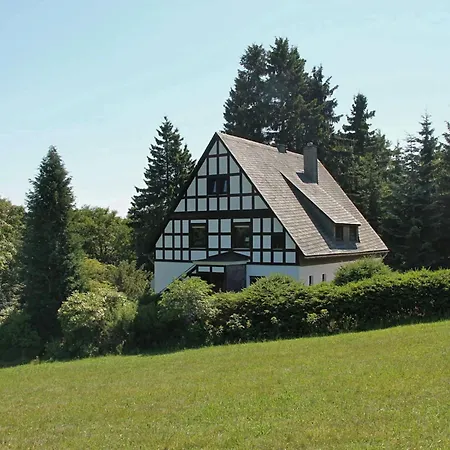 In Neuastenberg Nahe Postwiese